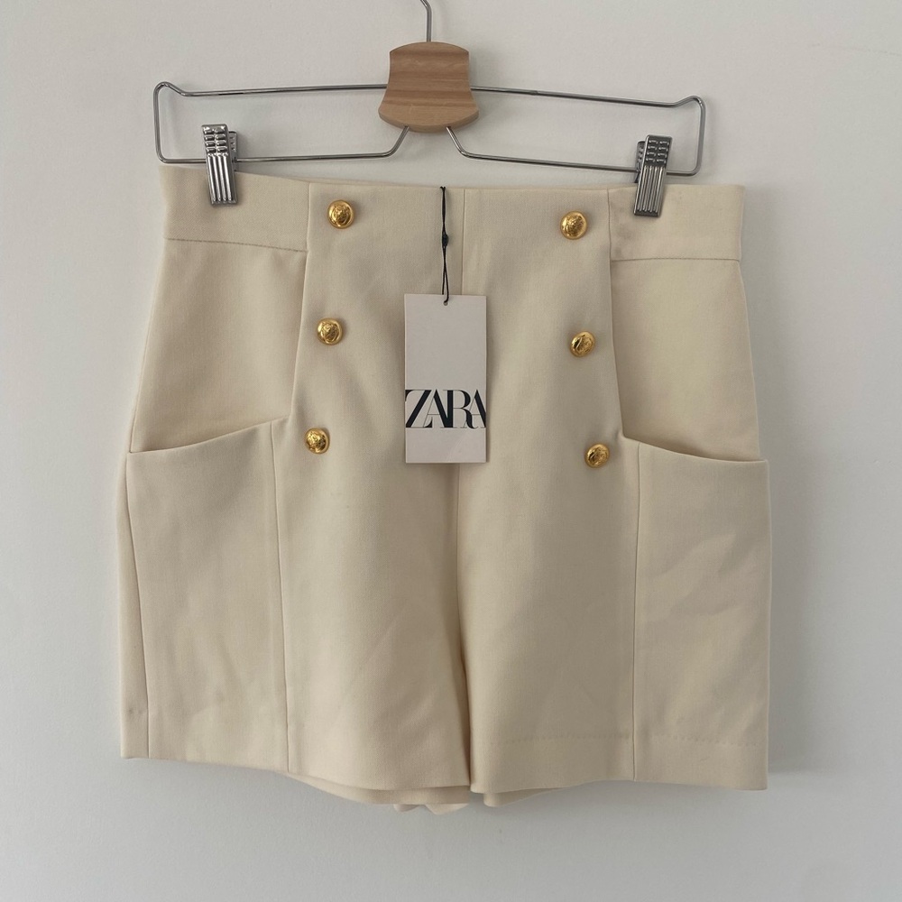 Zara Cream High-Waist off white/ cream Shorts with Gold Buttons details